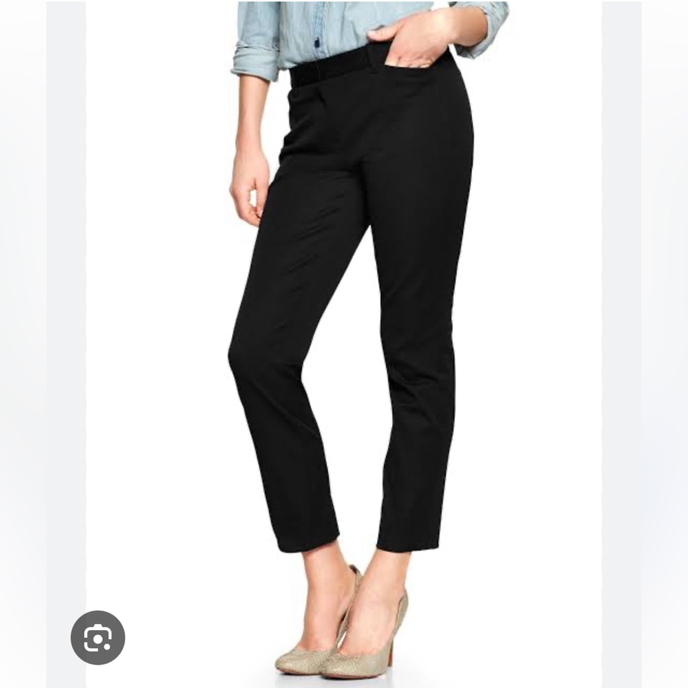 💕3/$25💕 GAP Cropped Black Dress Pants